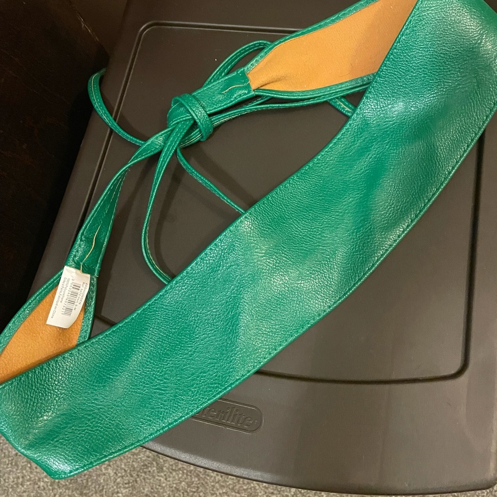 Green waist belt